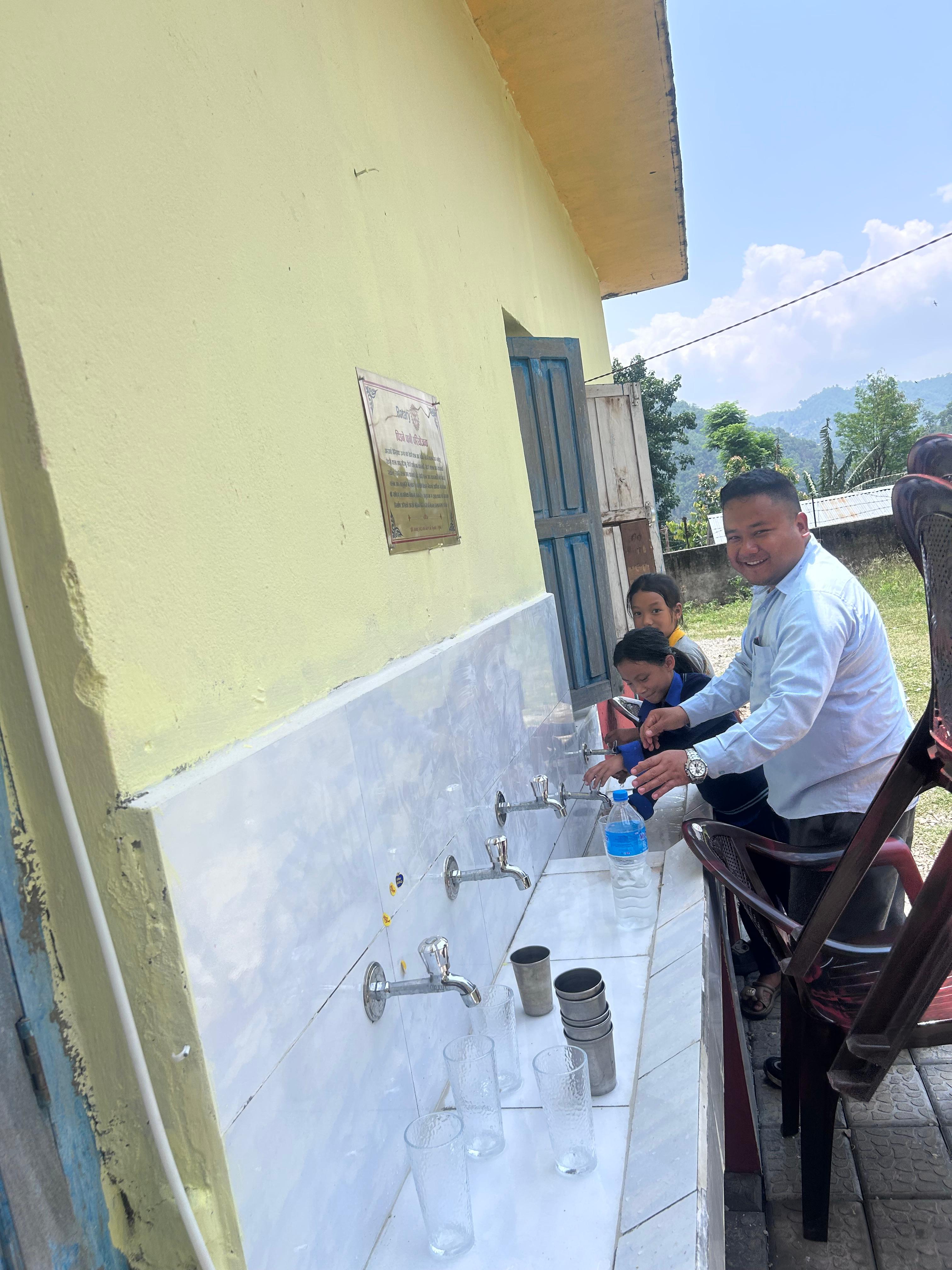 Rotary builds drinking water system with RO in schools